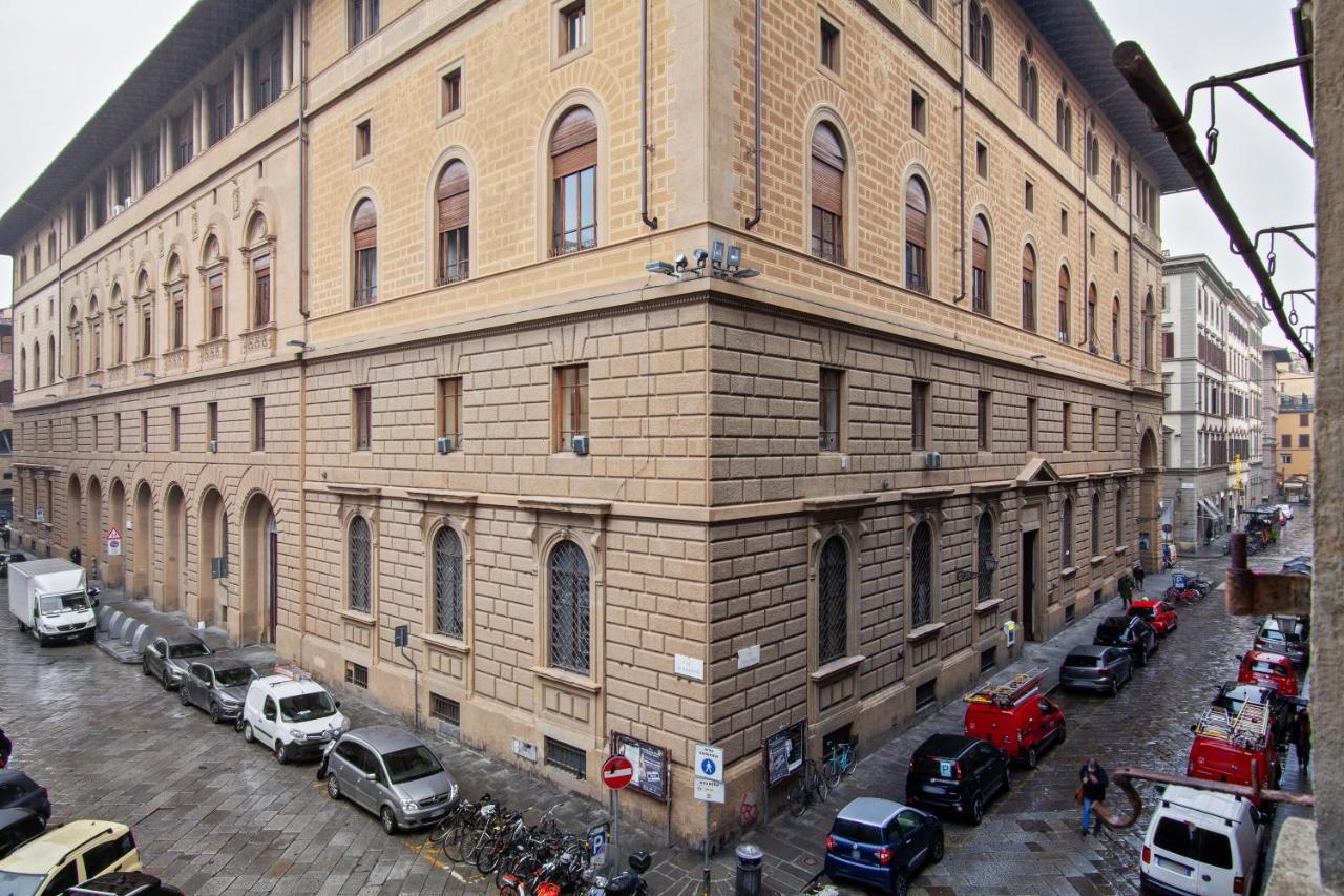 Porta Rossa Apartments Near Ponte Vecchio Florence Luaran gambar